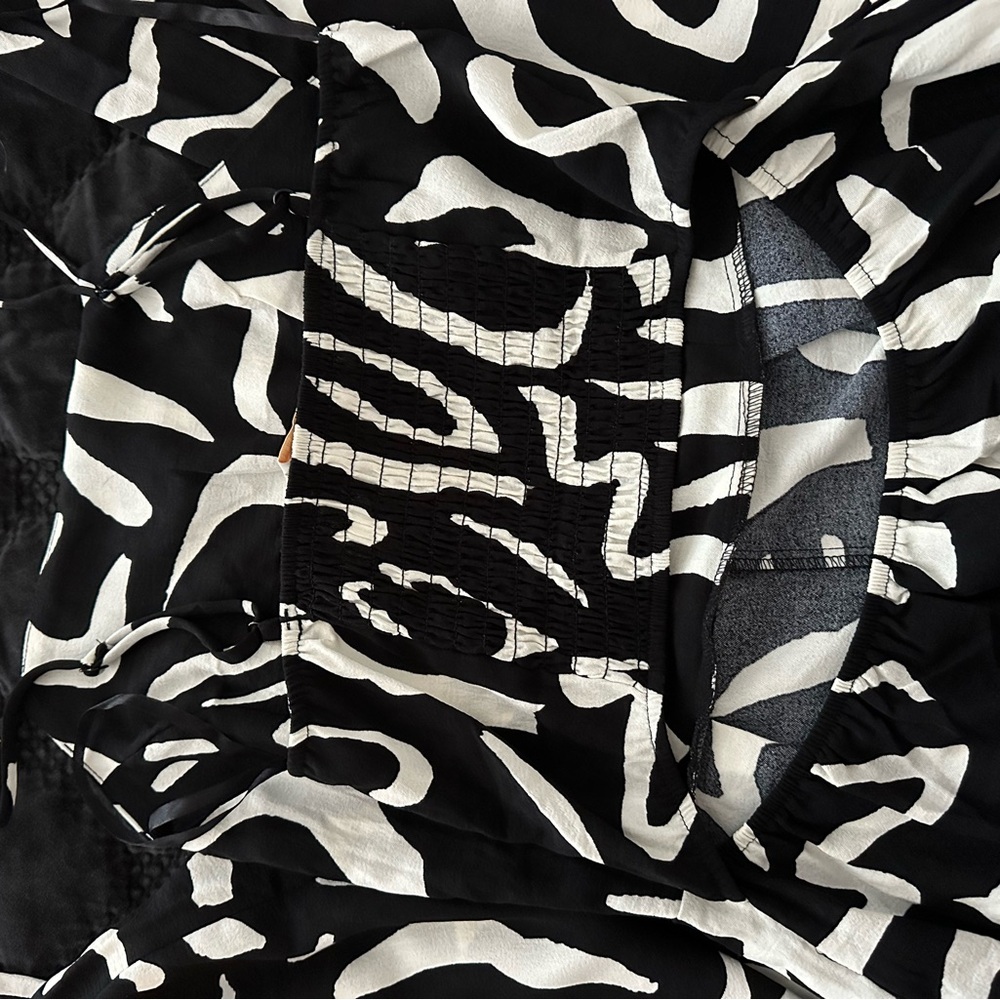 Black and White Patterned Women's Jumpsuit - Picture 4 of 7